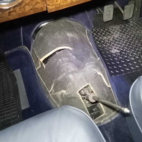 250326 1959 Jaguar MkIX Engine and Gearbox removal 40