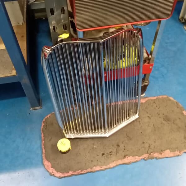 250326 1959 Jaguar MkIX Engine and Gearbox removal 5