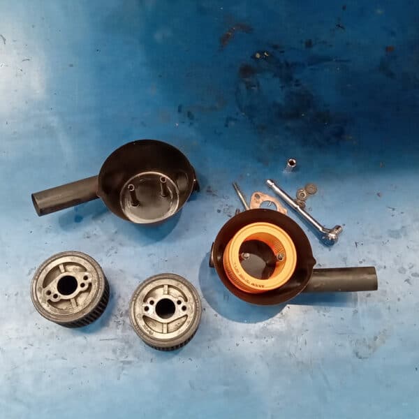 250326 1972 MGB Roadster Brakes Clutch Slave and Fuel Pump 11