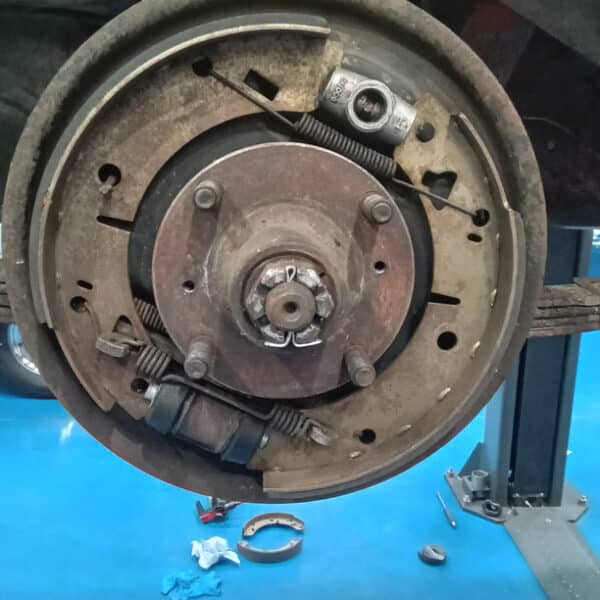 250326 1972 MGB Roadster Brakes Clutch Slave and Fuel Pump 15