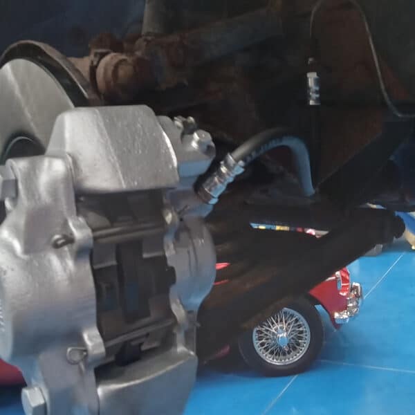 250326 1972 MGB Roadster Brakes Clutch Slave and Fuel Pump 16