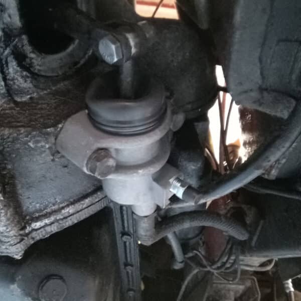 250326 1972 MGB Roadster Brakes Clutch Slave and Fuel Pump 2
