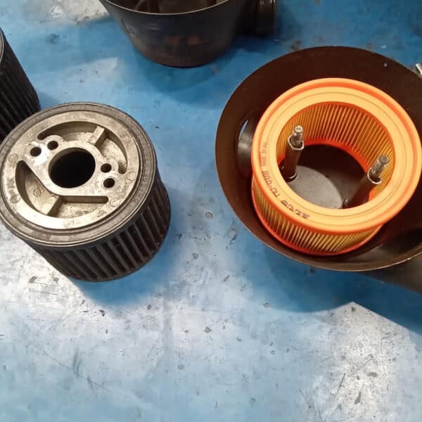250326 1972 MGB Roadster Brakes Clutch Slave and Fuel Pump 9