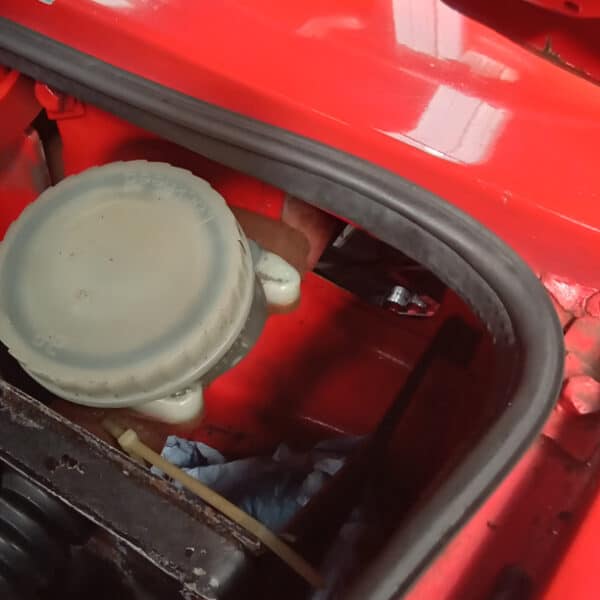 260326 1972 MGB Roadster clutch master and service 2