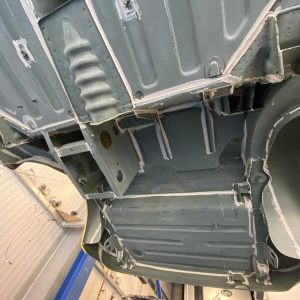 010426 1975 MGB GT V8 Seam Sealed 4