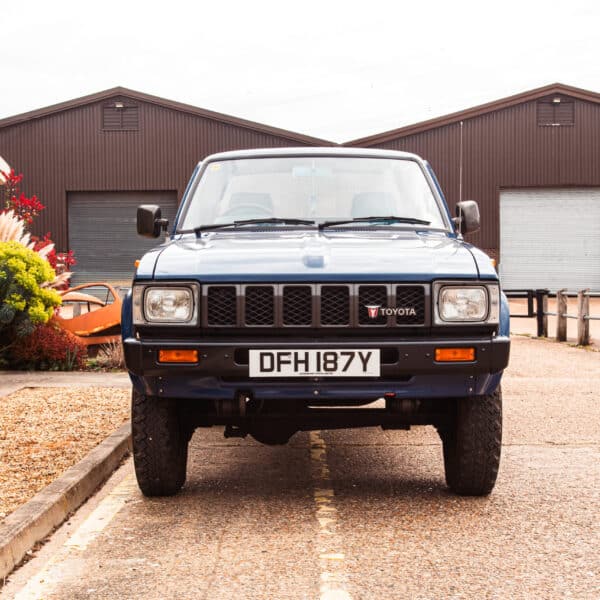 010426 1983 Toyota Hilux Arrival 2