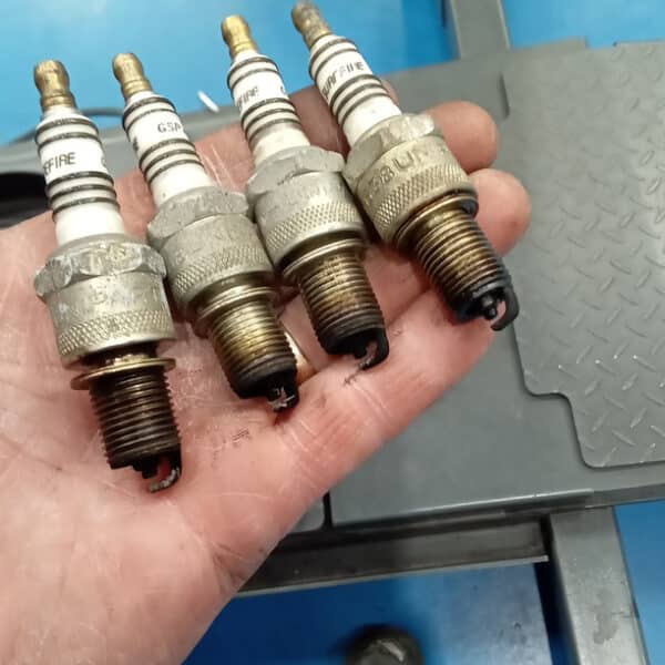 020426 1983 Toyota Hilux Customer Jobs 10