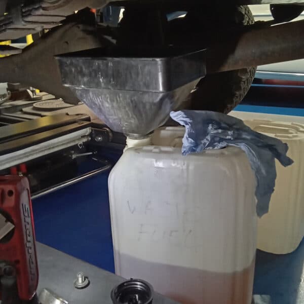 020426 1983 Toyota Hilux Customer Jobs 18