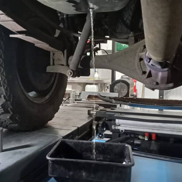 020426 1983 Toyota Hilux Customer Jobs 23