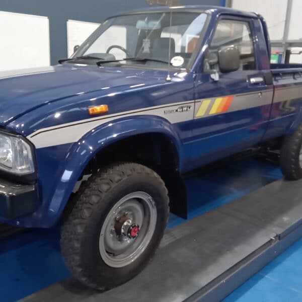 020426 1983 Toyota Hilux Customer Jobs 24