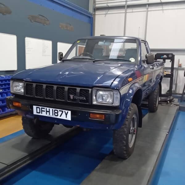 020426 1983 Toyota Hilux Customer Jobs 25