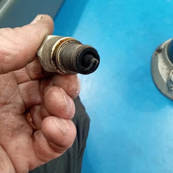 020426 1983 Toyota Hilux Customer Jobs 7