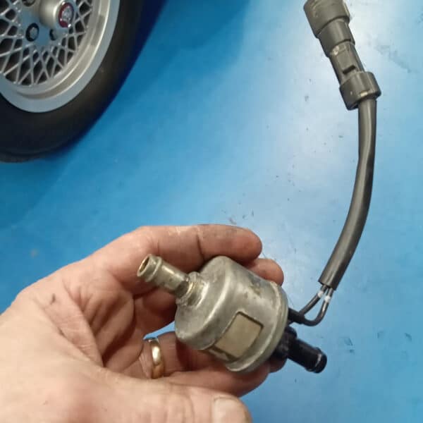 020426 1991 Jaguar XJS V12 Idle Speed Repair 3