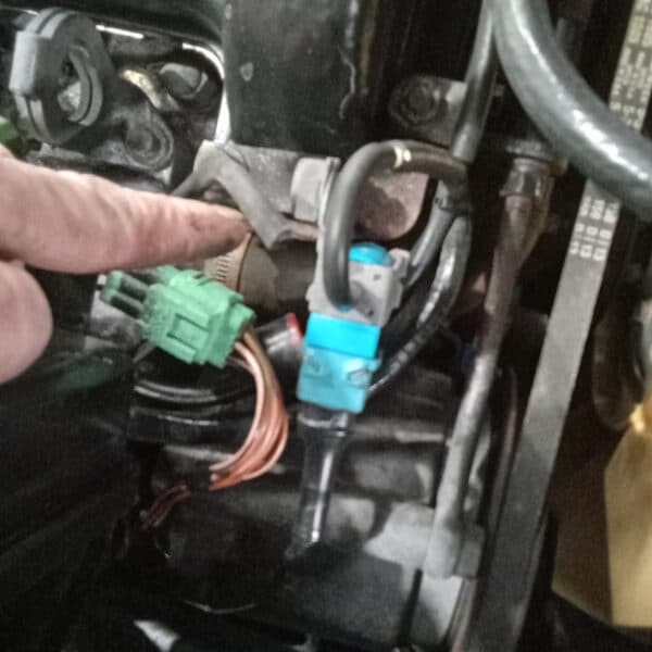 020426 1991 Jaguar XJS V12 Vacuum Leak Diag 6