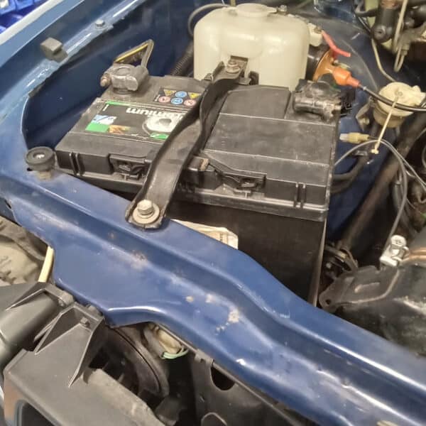070425 1983 Toyota Hilux New Battery 3