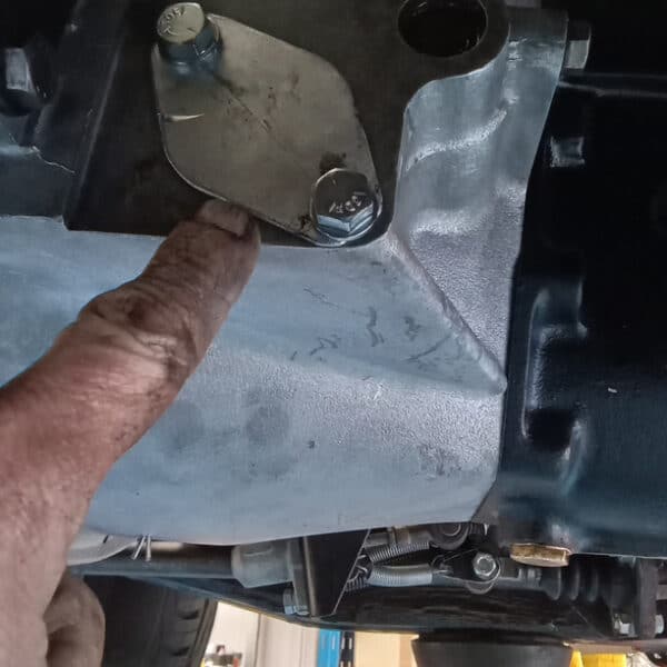 080426 1959 Jaguar MkIX Component Refit 3