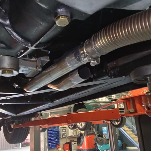 080426 1959 Jaguar MkIX Exhaust refit 2