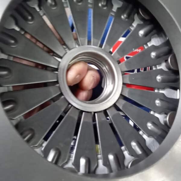 080426 1959 Jaguar MkIX engine and gearbox refit 12