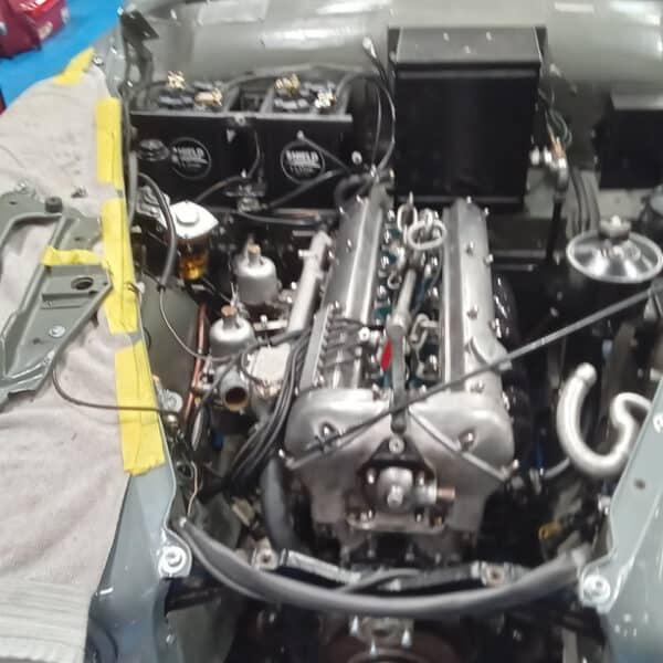 080426 1959 Jaguar MkIX engine and gearbox refit 2