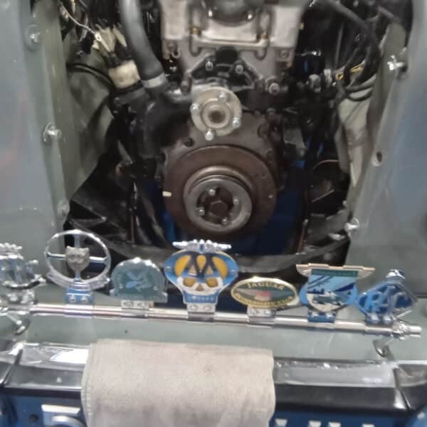 080426 1959 Jaguar MkIX engine and gearbox refit 3