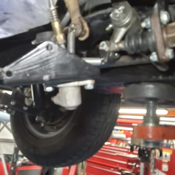 080426 1959 Jaguar MkIX engine and gearbox refit 5 1