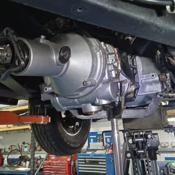 080426 1959 Jaguar MkIX engine and gearbox refit 6