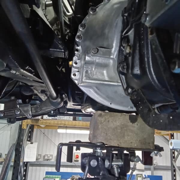 080426 1959 Jaguar MkIX engine and gearbox refit 7