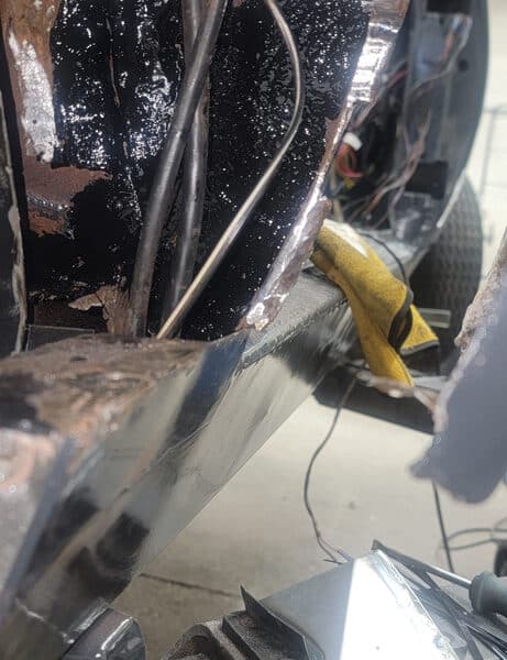 080426 1970 Aston Martin DBS Vantage B Pillar rust repair