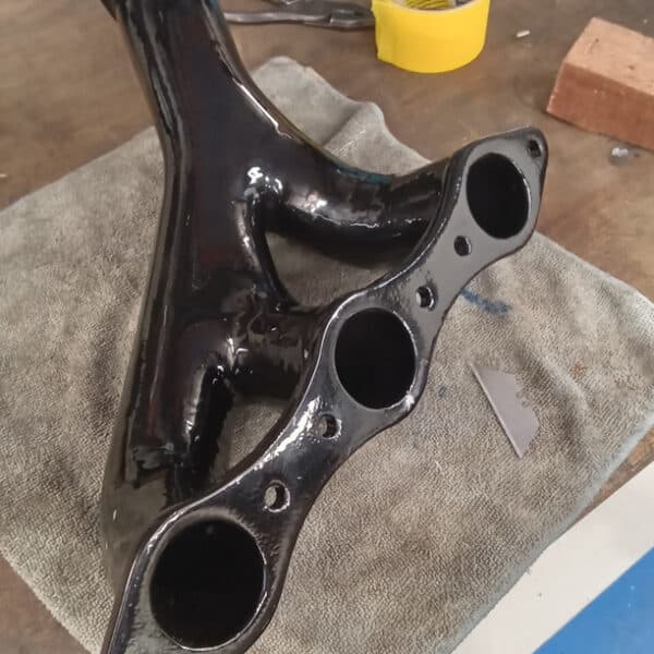 080426 1970 Aston Martin DBS Vantage engine bay and restored parts 12