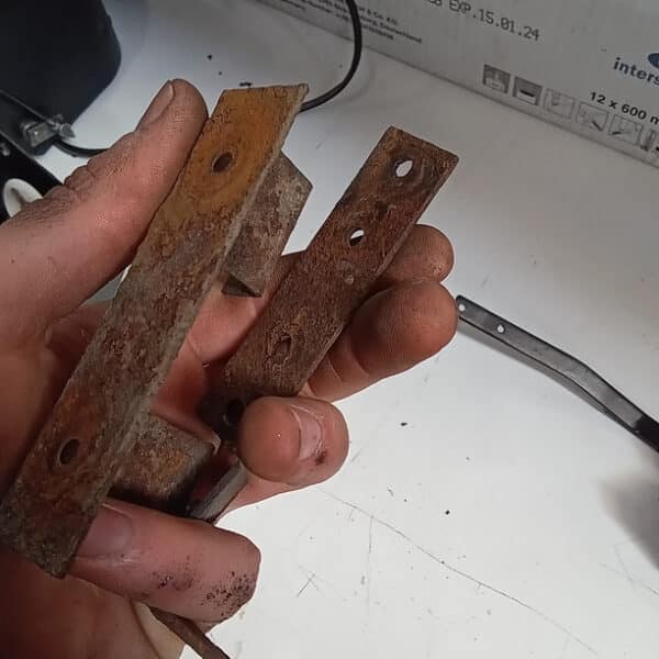 080426 1970 Aston Martin DBS Vantage engine bay and restored parts 6