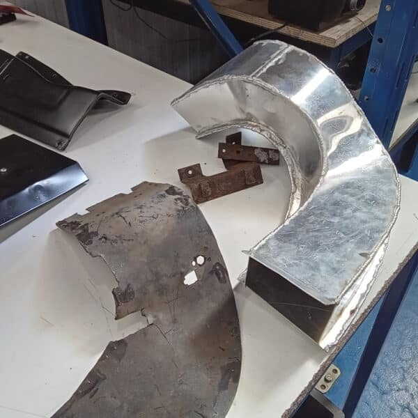 080426 1970 Aston Martin DBS Vantage engine bay and restored parts 8