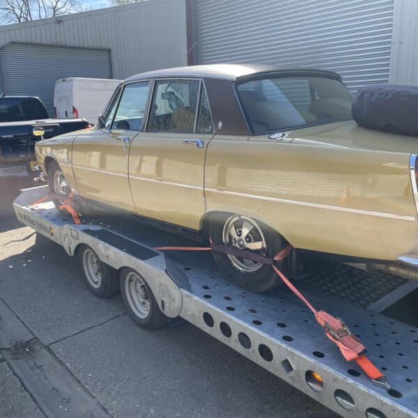 080426 1972 Rover P6 4500S Collected