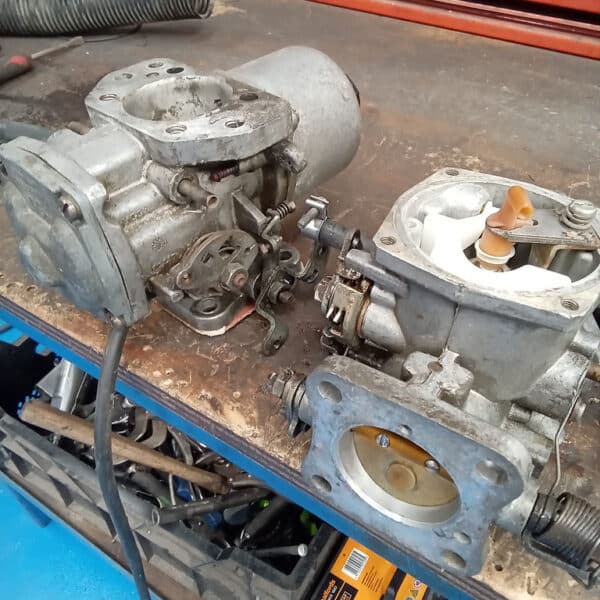 080426 1975 MGB GT V8 Carburettor Overhaul 15