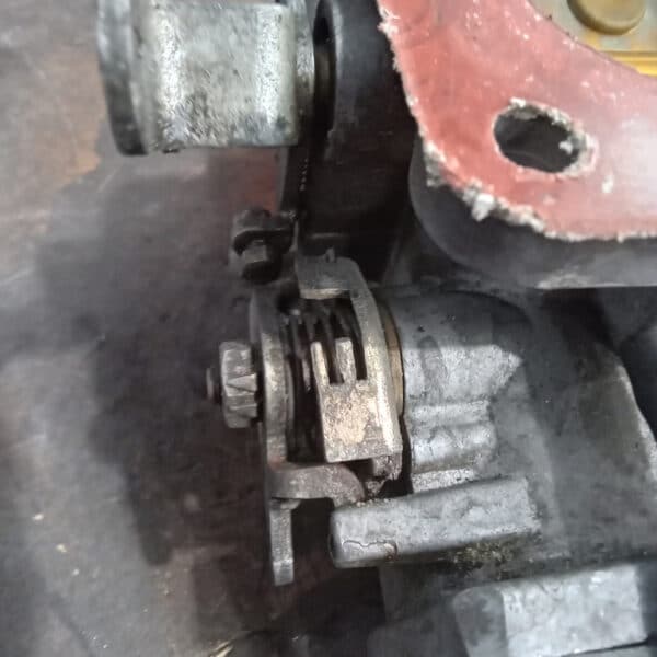 080426 1975 MGB GT V8 Carburettor Overhaul 6