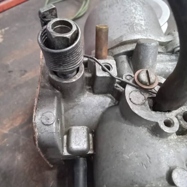 080426 1975 MGB GT V8 Carburettor Overhaul 7