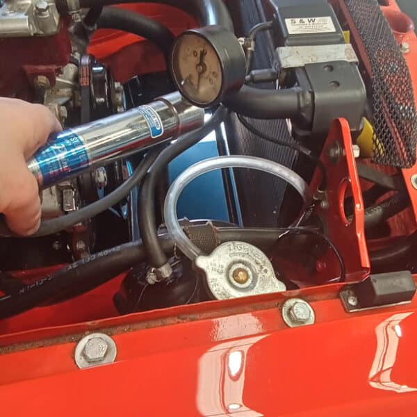 080426 1978 MGB GT Brake Adjuster and Water Leak 2