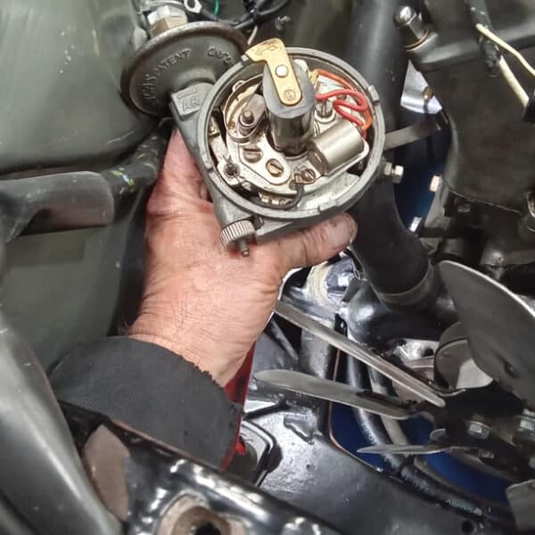 090426 1959 Jaguar MkIX New Distributor 3