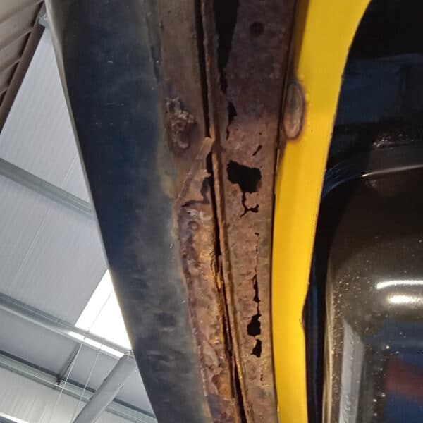 090426 1978 MGB GT Inspection 10