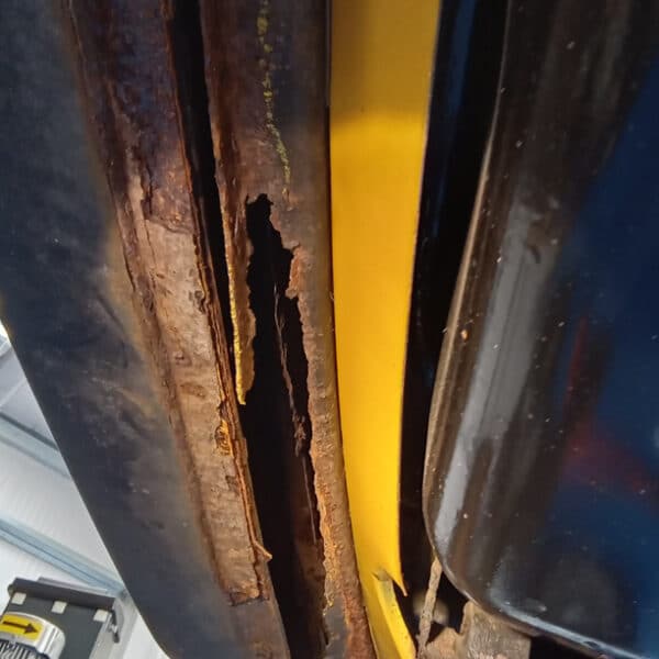 090426 1978 MGB GT Inspection 12