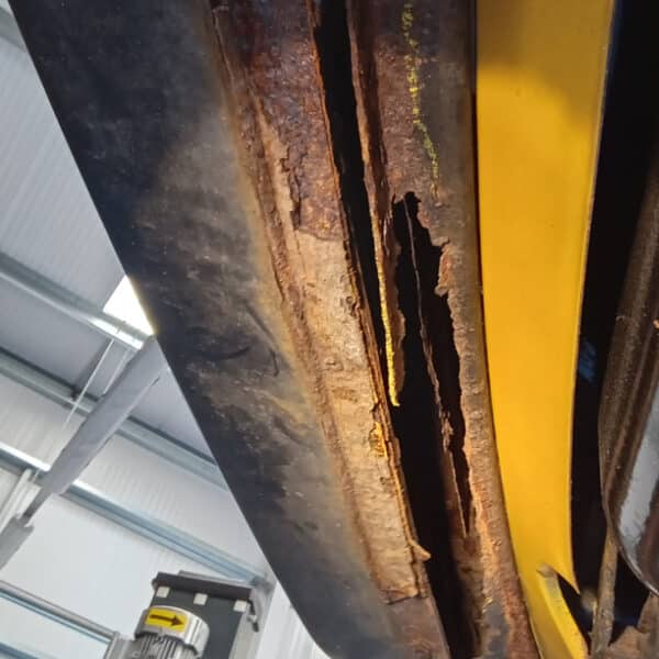 090426 1978 MGB GT Inspection 13