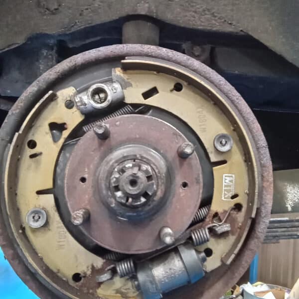 090426 1978 MGB GT Inspection