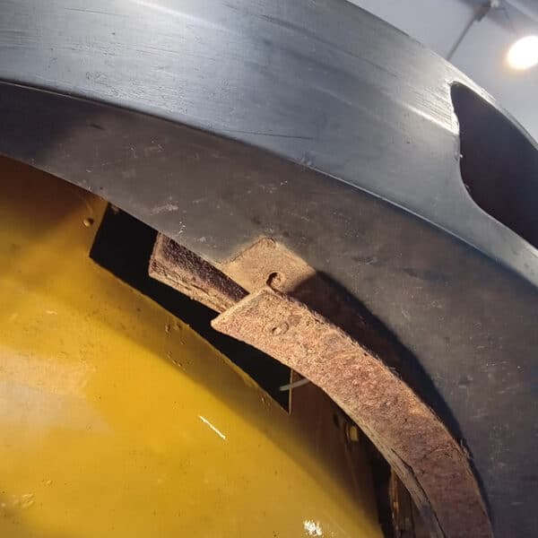 090426 1978 MGB GT Inspection 8