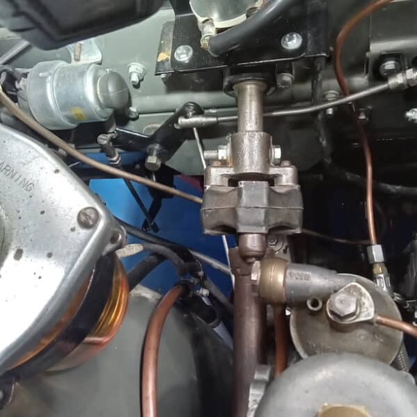 100426 1959 Jaguar MkIX Throttle Adjustment 3