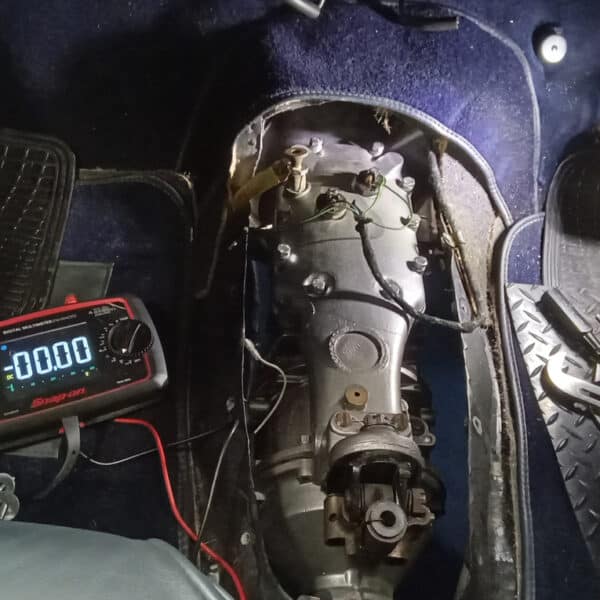 100426 1959 Jaguar MkIX Throttle Adjustment