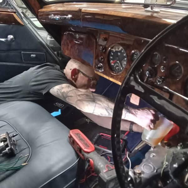 100426 1959 Jaguar MkIX gearbox wiring 3