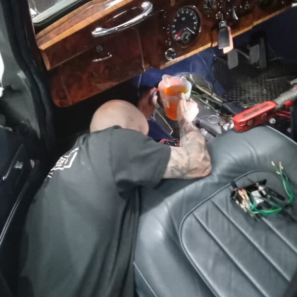 100426 1959 Jaguar MkIX gearbox wiring 5