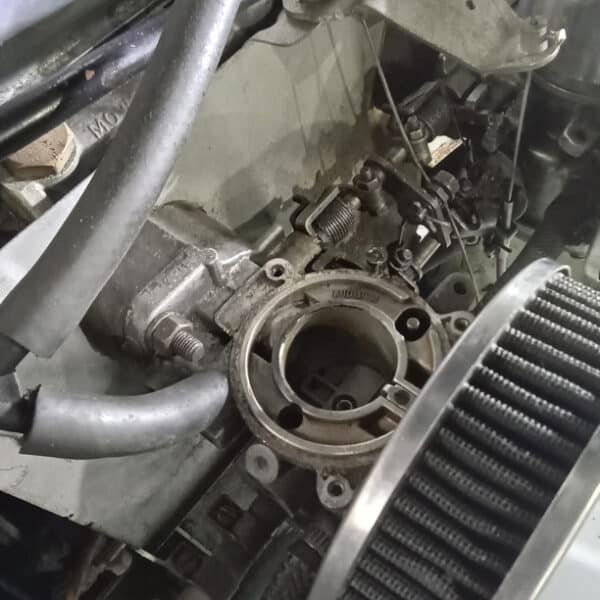 100426 1973 MGB GT White Carb Tune 3