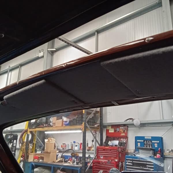 110426 1959 Jaguar MkIX Sunroof 16