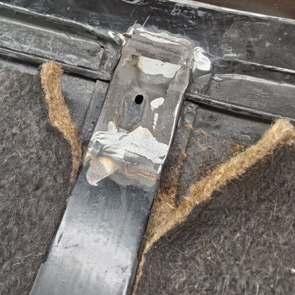 110426 1959 Jaguar MkIX Sunroof 20