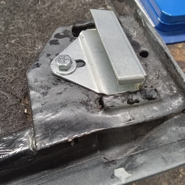 110426 1959 Jaguar MkIX Sunroof 3